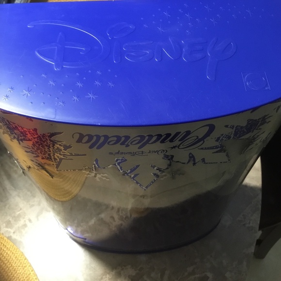 Cinderella Holiday Princess 1996 Special Edition 1st in a Series-Ornament Bonus) - Picture 6 of 9